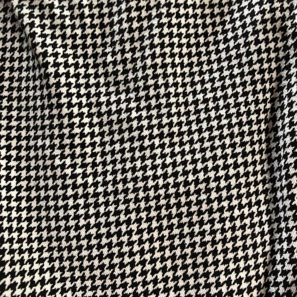 Old Navy Pixie Pants - Picture 5 of 5